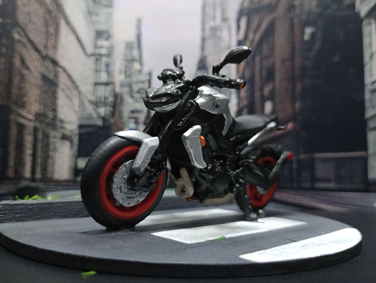 YAMAHA MT-09 / V2 / Gris — foto 1