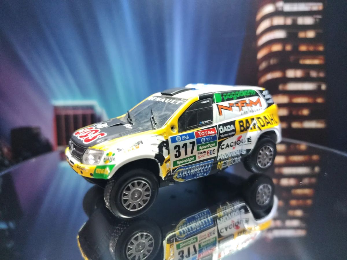 RENAULT DUSTER DAKAR — foto 1