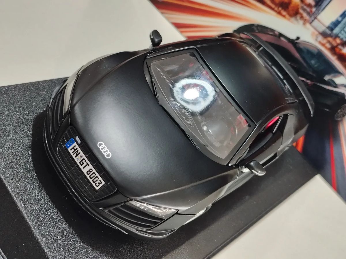 AUDI R8 — foto 1